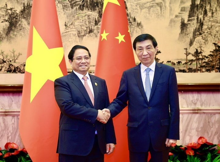 PM Pham Minh Chinh meets with Chinese front leader in Tianjin - 1