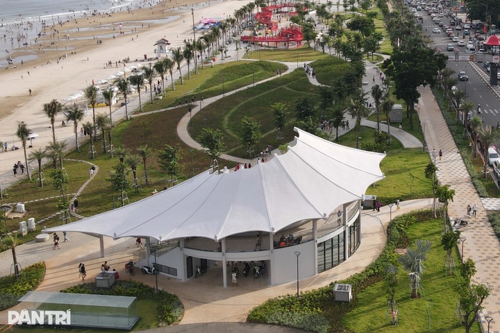 Newly opened tower and park in Vung Tau draw crowds - 4 Newly opened tower and park in Vung Tau draw crowds - 4