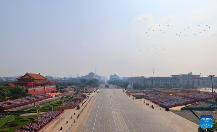 State President attends military parade marking victory over fascism - 2 State President attends military parade marking victory over fascism - 2