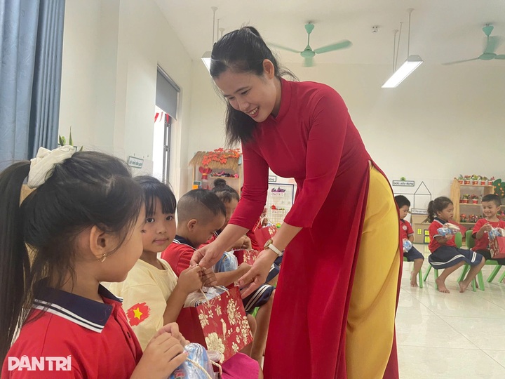 Over 450 students cross river daily to attend school in Hanoi - 2 Over 450 students cross river daily to attend school in Hanoi - 2