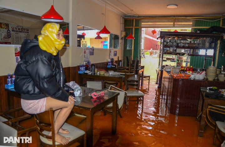 Central Dalat streets severely flooded after heavy rain - 6 Central Dalat streets severely flooded after heavy rain - 6