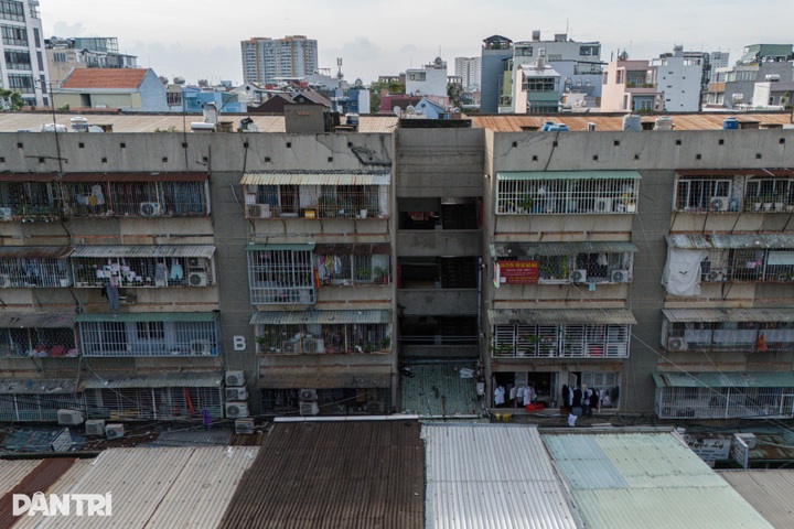 Over 14,000 apartment extensions dismantled in HCM City - 1 Over 14,000 apartment extensions dismantled in HCM City - 1