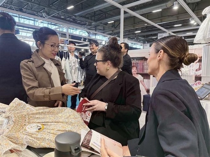 Vietnamese garments strengthen foothold in Europe’s high-end market - 2