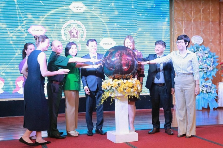 Vietnam launches national hotline 111 to combat human trafficking - 1