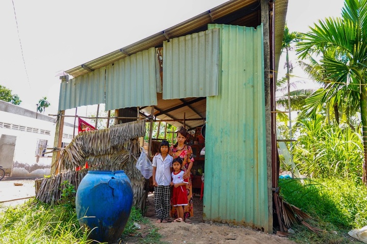 Dantri/Dtinews hands over new houses to poor families in Mekong Delta - 2