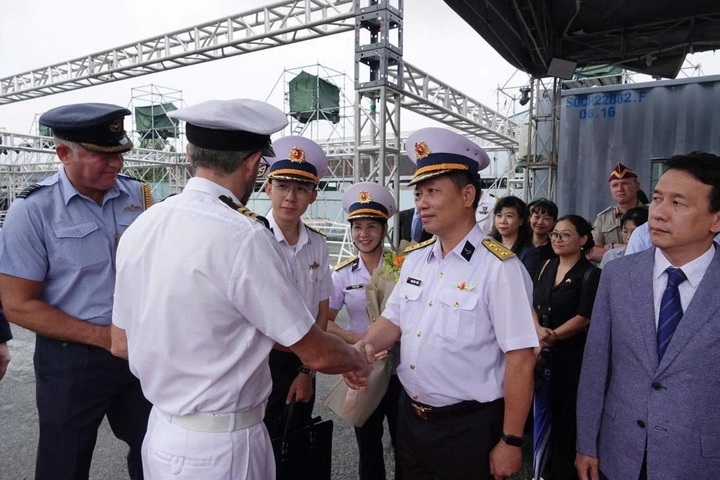 British warship HMS Richmond visits Ho Chi Minh City - 1 British warship HMS Richmond visits Ho Chi Minh City - 1