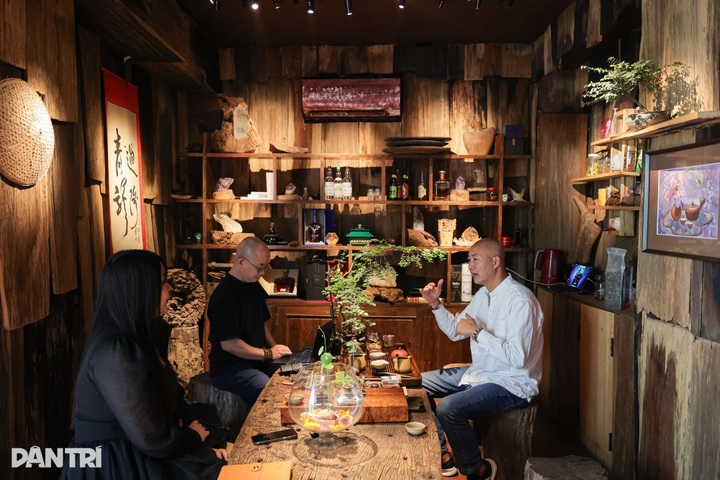 Hanoi restaurant offers diners a mystery menu - 2 Hanoi restaurant offers diners a mystery menu - 2