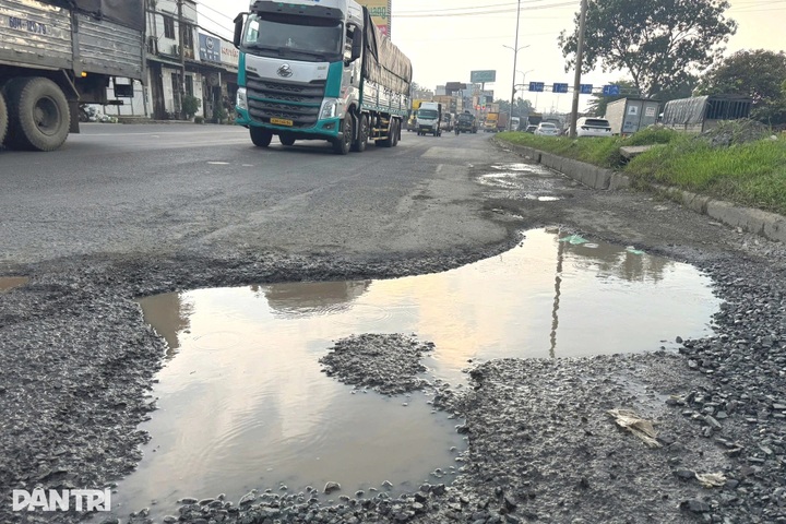 Road linking Long Thanh airport deteriorates - 2 Road linking Long Thanh airport deteriorates - 2
