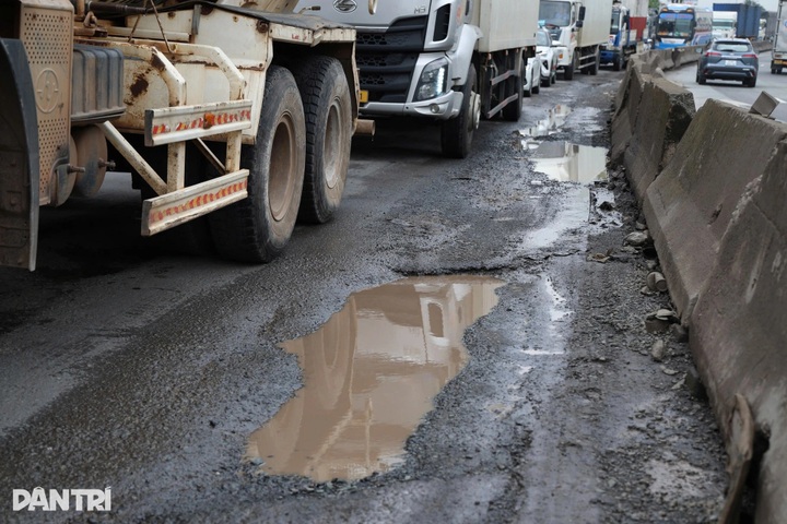 Road linking Long Thanh airport deteriorates - 5 Road linking Long Thanh airport deteriorates - 5