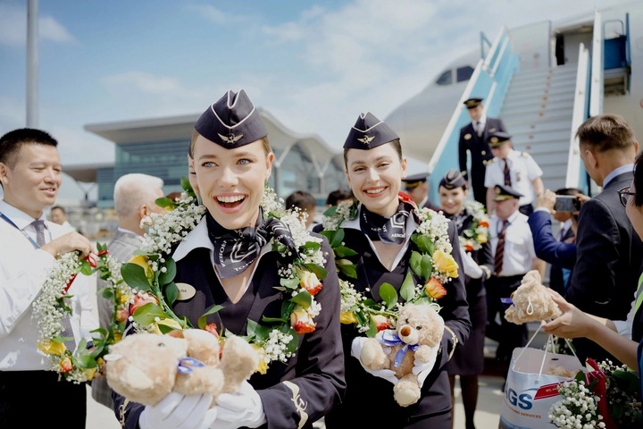 Russian arrivals to Khanh Hoa climb sharply in eight months - 1