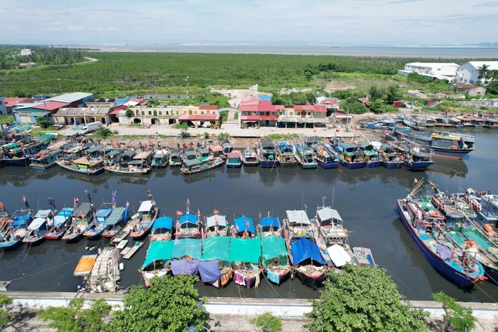 More sea bans as Typhoon Ragasa nears - 1 More sea bans as Typhoon Ragasa nears - 1