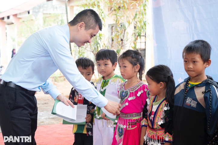 Dantri/Dtinews inaugurates new school in Son La - 8