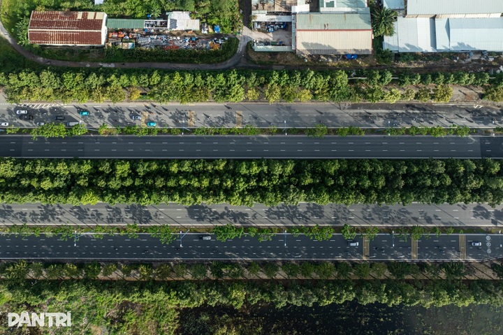 HCM City to launch first dedicated bicycle lane on Mai Chi Tho boulevard - 2 HCM City to launch first dedicated bicycle lane on Mai Chi Tho boulevard - 2