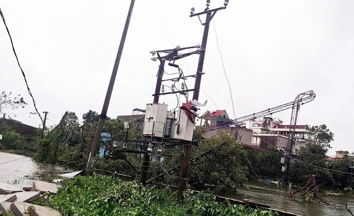 Over 1.8 million customers lose power as Typhoon Bualoi hits Vietnam - 1 Over 1.8 million customers lose power as Typhoon Bualoi hits Vietnam - 1