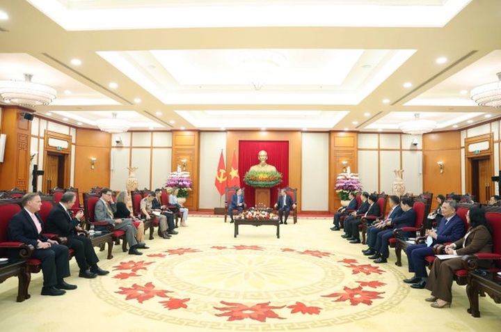 Vietnam to create more favourable conditions for US investors: Party chief - 2