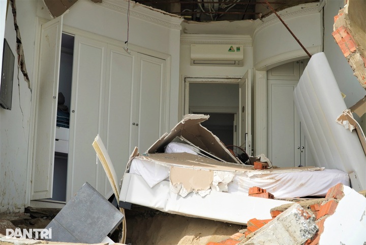 Dozens of luxury villas in Ha Tinh damaged by Typhoon Bualoi - 4 Dozens of luxury villas in Ha Tinh damaged by Typhoon Bualoi - 4