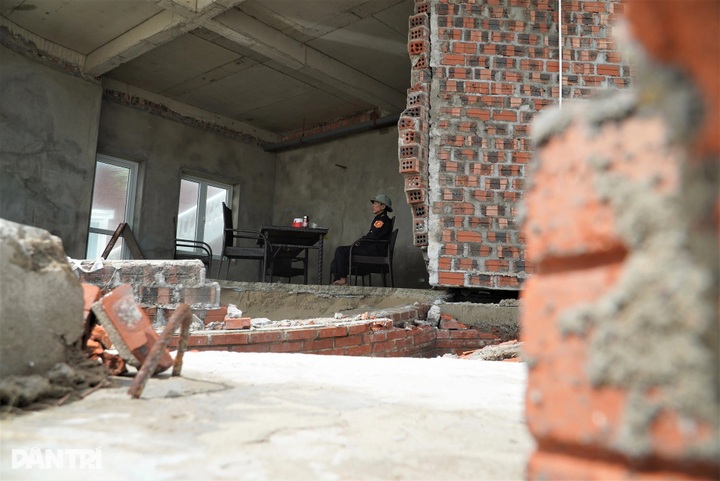 Dozens of luxury villas in Ha Tinh damaged by Typhoon Bualoi - 6 Dozens of luxury villas in Ha Tinh damaged by Typhoon Bualoi - 6
