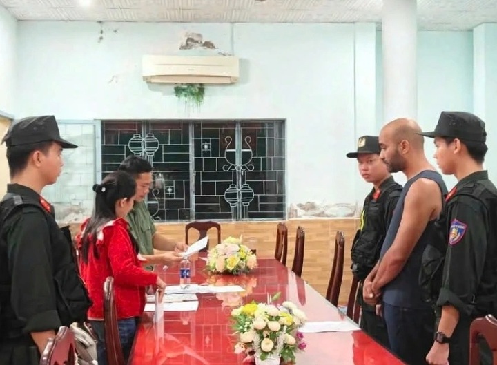 Algerians detained for circulating fake US bank notes in Phu Quoc - 1 Algerians detained for circulating fake US bank notes in Phu Quoc - 1