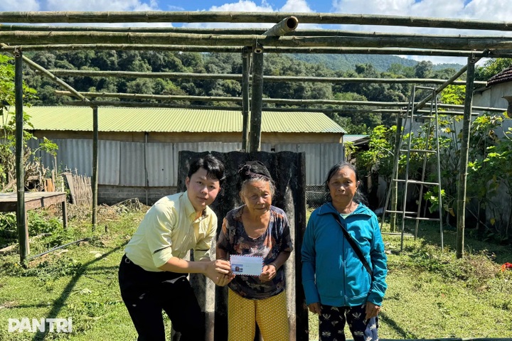 Dantri provides aid to six families who lost homes in Typhoon Bualoi - 3