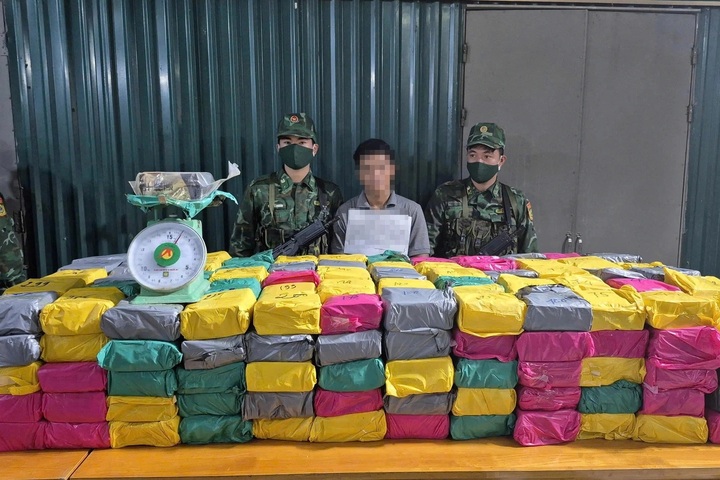 Half tonne of drugs hidden in fish feed bags smuggled from Laos - 1