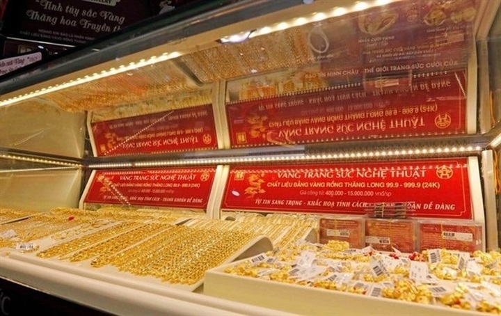 Ministry proposes tax on gold bullion transactions - 1