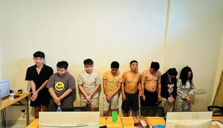Eight Vietnamese arrested in Cambodia for suspected online fraud - 1
