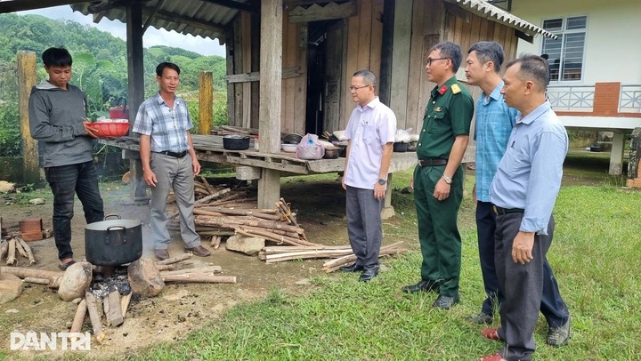 Over 200 people evacuated in Quang Ngai due to landslide risks - 2 Over 200 people evacuated in Quang Ngai due to landslide risks - 2