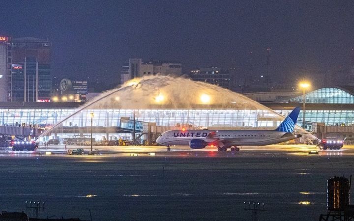 United Airlines resumes US-Ho Chi Minh City route after eight years - 1