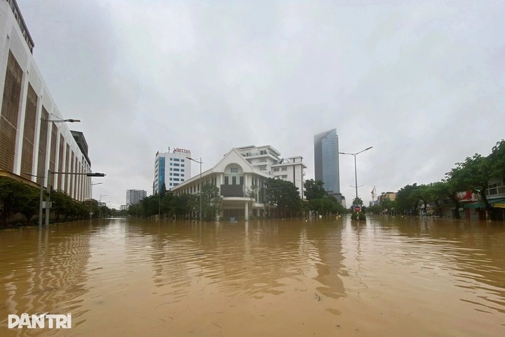 Hue rainfall nears global one-day record - 2 Hue rainfall nears global one-day record - 2