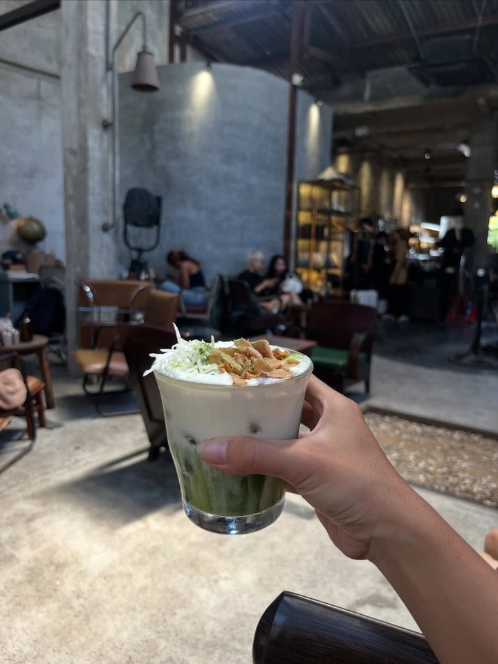 Young Japanese woman motorbikes length of Vietnam alone - 4