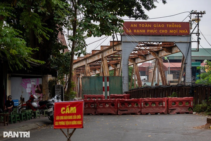 Long Bien Bridge partially closed for maintenance - 1 Long Bien Bridge partially closed for maintenance - 1