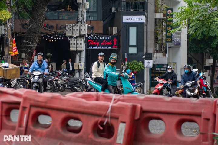 Long Bien Bridge partially closed for maintenance - 4 Long Bien Bridge partially closed for maintenance - 4