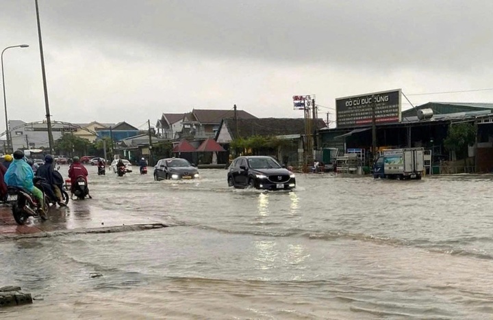 Hue and Danang brace for heavy rainfall to return - 1 Hue and Danang brace for heavy rainfall to return - 1