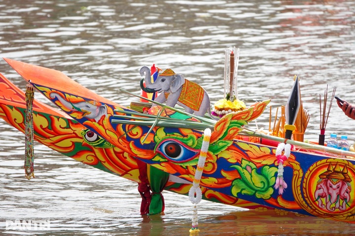 61 teams compete at Can Tho boat race festival - 3 61 teams compete at Can Tho boat race festival - 3