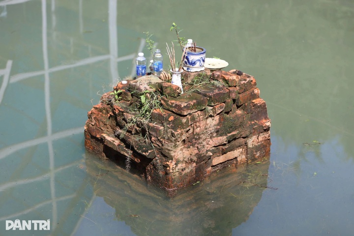 Torrential rain floods Hue's ancient Cham tower - 4