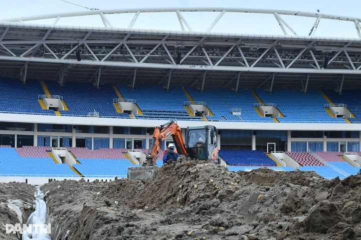 My Dinh Stadium begins major renovation - 2