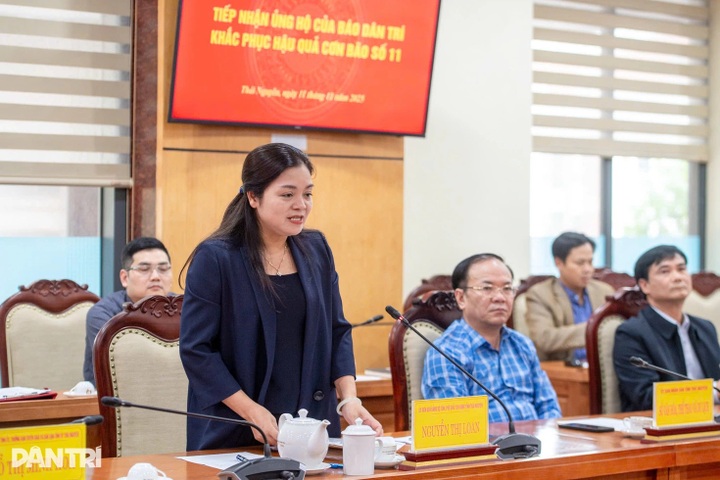 Two schools in Thai Nguyen receive post-flood donations - 4