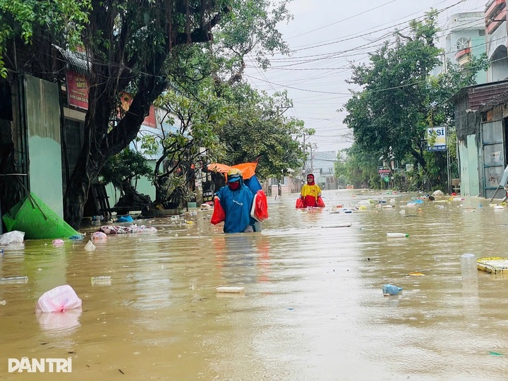 Prime minister orders all measures to rescue residents in flood zones - 1 Prime minister orders all measures to rescue residents in flood zones - 1
