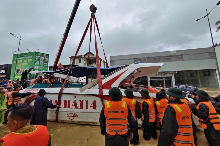 Prime minister orders all measures to rescue residents in flood zones - 3 Prime minister orders all measures to rescue residents in flood zones - 3