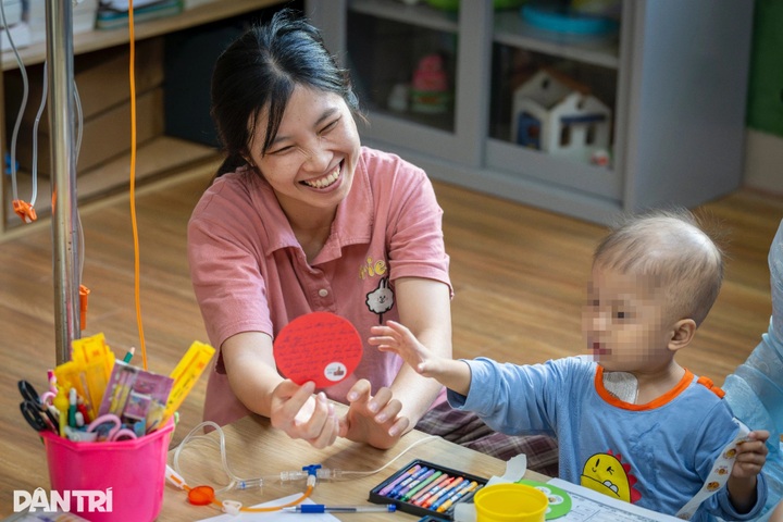 Special classroom nurtures hope for children with cancer - 7