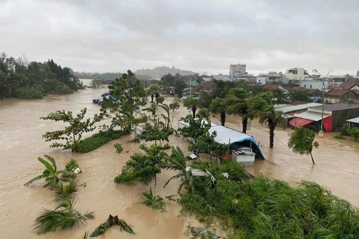 Typhoon Koto enters East Sea - 1
