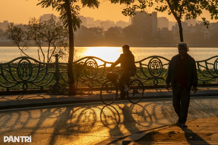 Hanoi glows under golden early-winter sunsets - 6 Hanoi glows under golden early-winter sunsets - 6