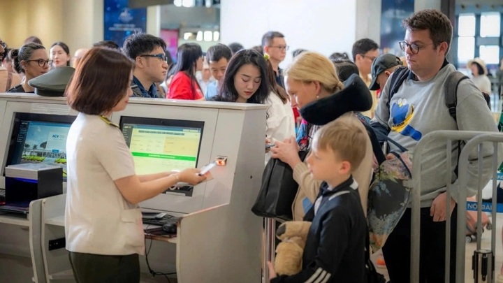 Vietnam aviation aims for 84 million passengers in 2025 - 1