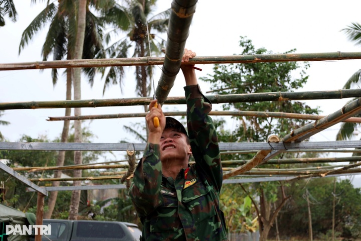 Field tents shelter Dak Lak flood survivors as new homes rise - 9 Field tents shelter Dak Lak flood survivors as new homes rise - 9