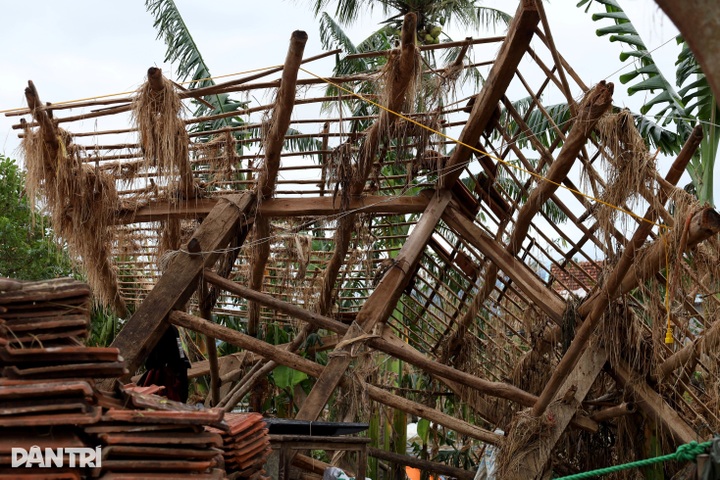 Field tents shelter Dak Lak flood survivors as new homes rise - 2 Field tents shelter Dak Lak flood survivors as new homes rise - 2