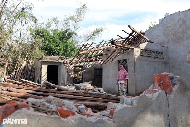 Dantri/Dtinews begins building home for flood-stricken family in Dak Lak - 2
