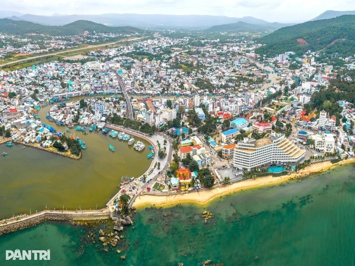 Phu Quoc tourism hit hard by power outage - 1