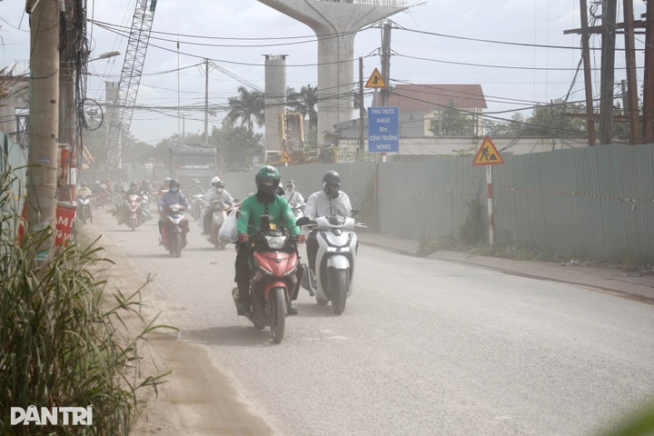 HCM City residents complain about dust from stagnant construction project - 2 HCM City residents complain about dust from stagnant construction project - 2