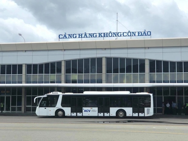 Con Dao to launch first electric bus route this month - 1 Con Dao to launch first electric bus route this month - 1