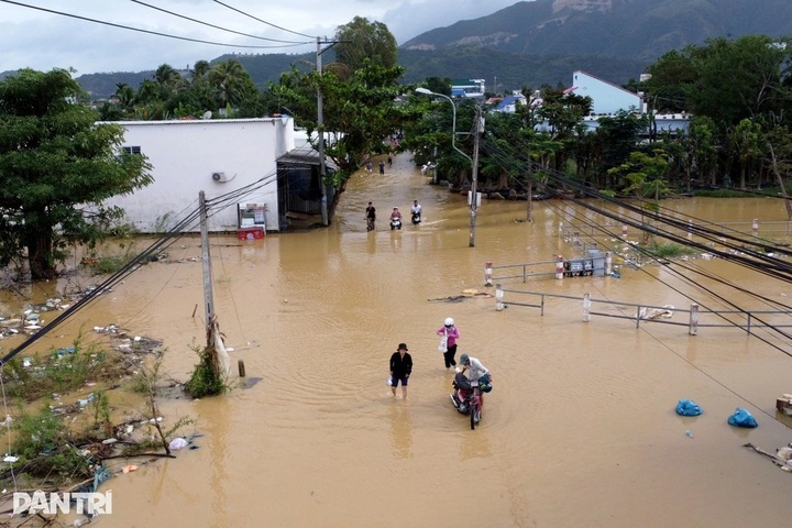 Khanh Hoa braces for heavy rain, flood risks - 1 Khanh Hoa braces for heavy rain, flood risks - 1